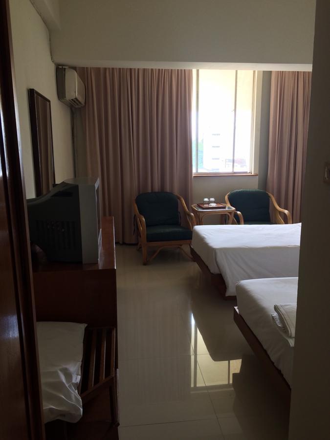 Paradorn Inn Chumphon Exterior foto