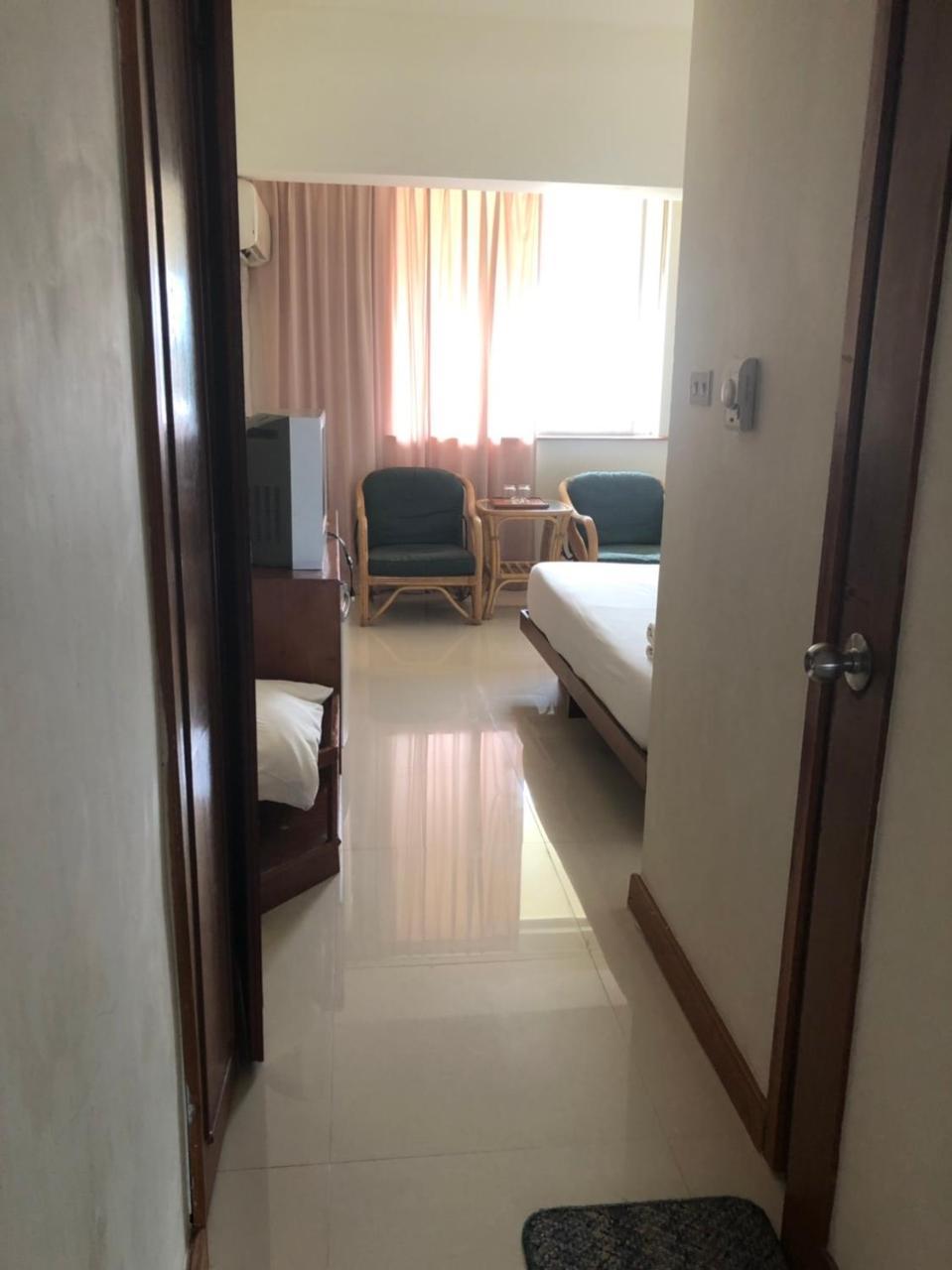 Paradorn Inn Chumphon Exterior foto